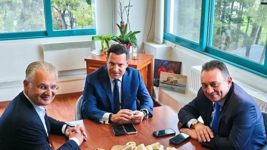 Επίσκεψη του Άδωνη Γεωργιάδη στο Παναρκαδικό Νοσοκομείο Τρίπολης