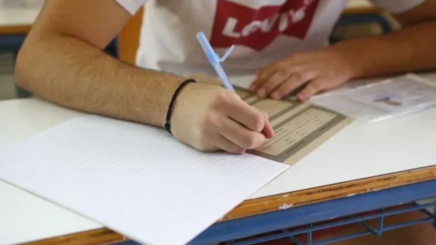 Πρεμιέρα για τις πανελλήνιες εξετάσεις