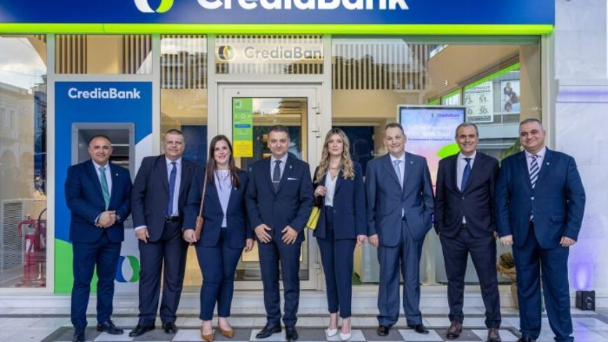 Εγκαίνια για το ανανεωμένο κατάστημα της CREDIABANK στην Τρίπολη
