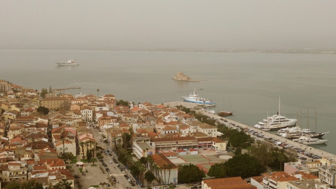 Καιρός: Άνοδος της θερμοκρασίας και αφρικανική σκόνη τη Δευτέρα – Πού θα βρέξει