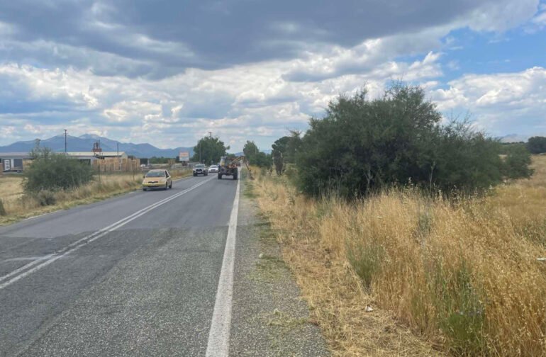 Συνεχίζονται οι καθαρισμοί πρανών στο εθνικό και επαρχιακό οδικό δίκτυο της Π.Ε. Αρκαδίας από την Περιφέρεια Πελοποννήσου