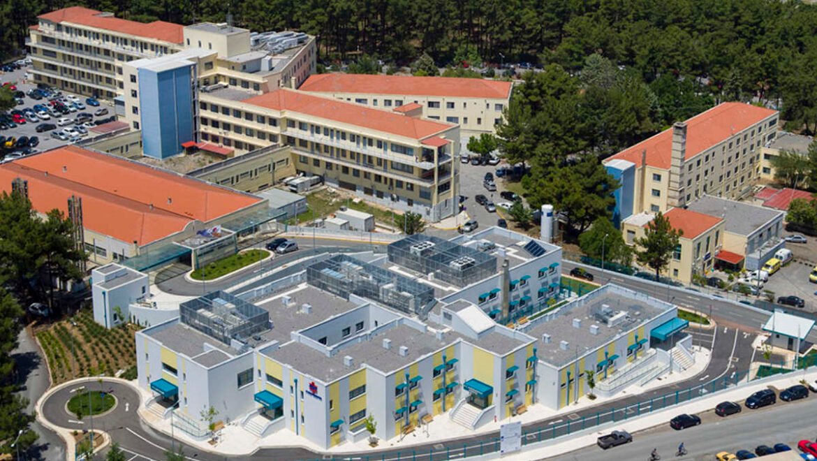 Η Περιφέρεια Πελοποννήσου προχωρά την ενεργειακή αναβάθμιση του Παναρκαδικού Νοσοκομείου – Οριστικός ανάδοχος για έργο 4,79 εκατ. ευρώ  