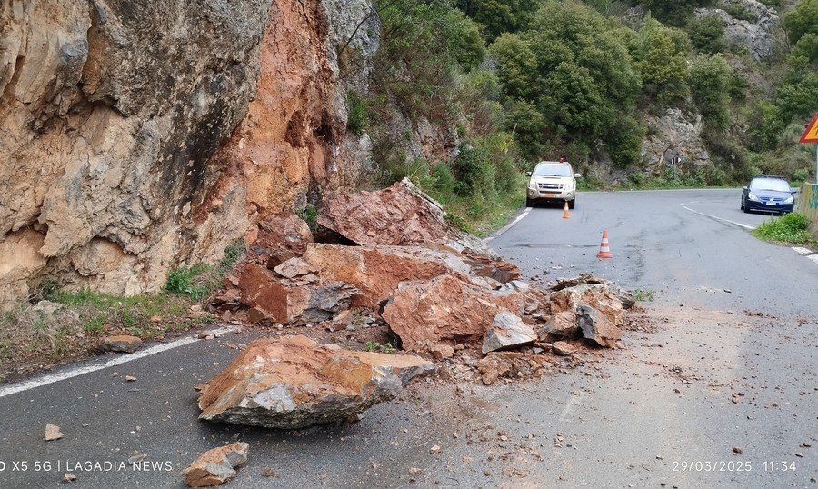 Υπεγράφη η σύμβαση 1 εκατ. ευρώ για την προστασία από πτώσεις βράχων στα Λαγκάδια από την Περιφέρεια Πελοποννήσου