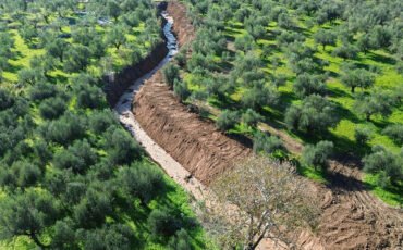 Νέα βήματα για αντιπλημμυρικά έργα και οδικές υποδομές από την Περιφέρεια Πελοποννήσου 