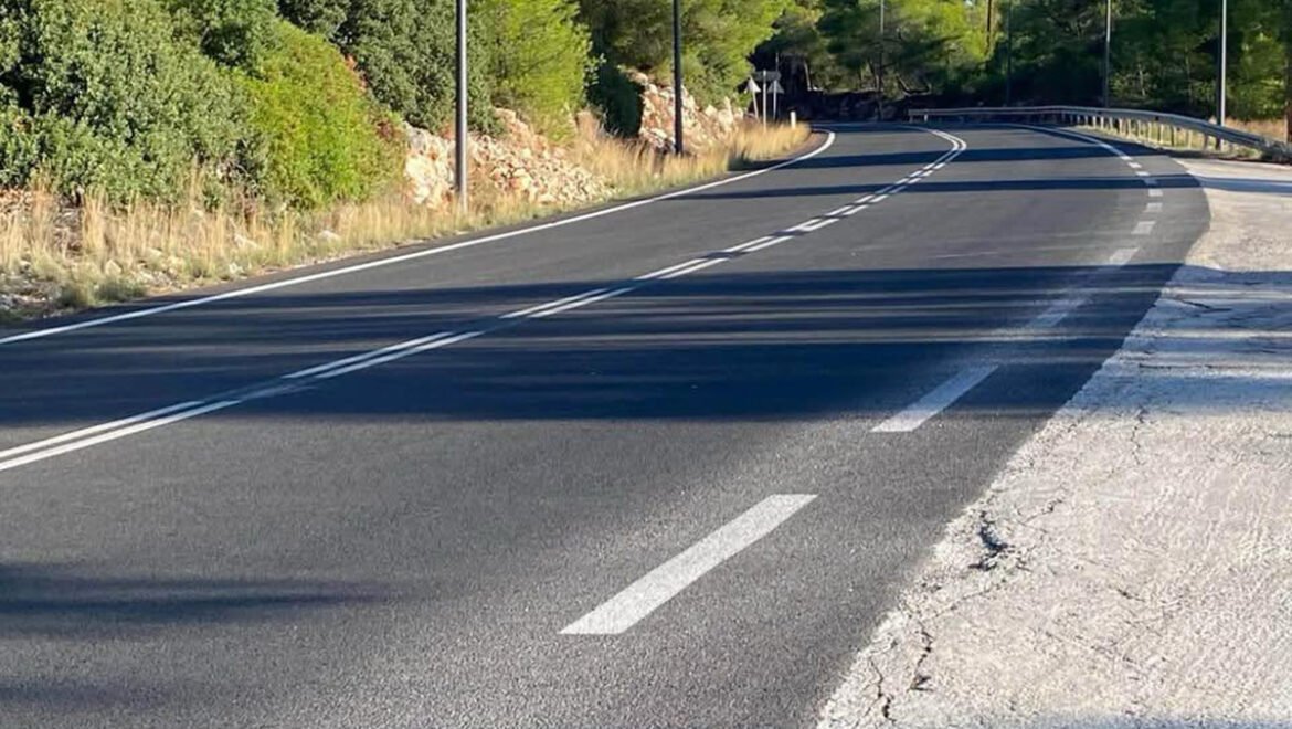 Περιφέρεια Πελοποννήσου: Καθαρισμοί σε 146,5 χιλιόμετρα οδικού δικτύου στην Κορινθία – Σε εξέλιξη διαγραμμίσεις σε 125 χιλιόμετρα