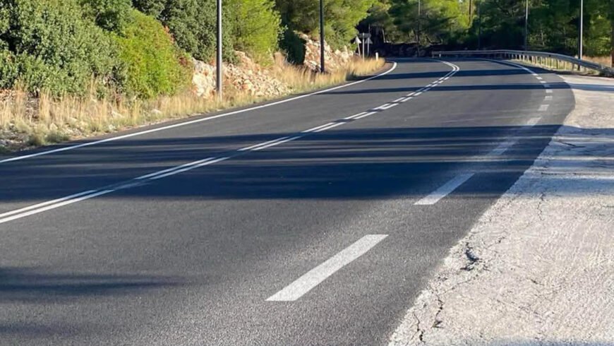 Περιφέρεια Πελοποννήσου: Καθαρισμοί σε 146,5 χιλιόμετρα οδικού δικτύου στην Κορινθία – Σε εξέλιξη διαγραμμίσεις σε 125 χιλιόμετρα